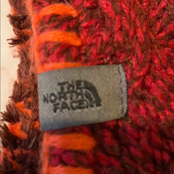 North face Pom lined winter hat - Picture 5 of 5